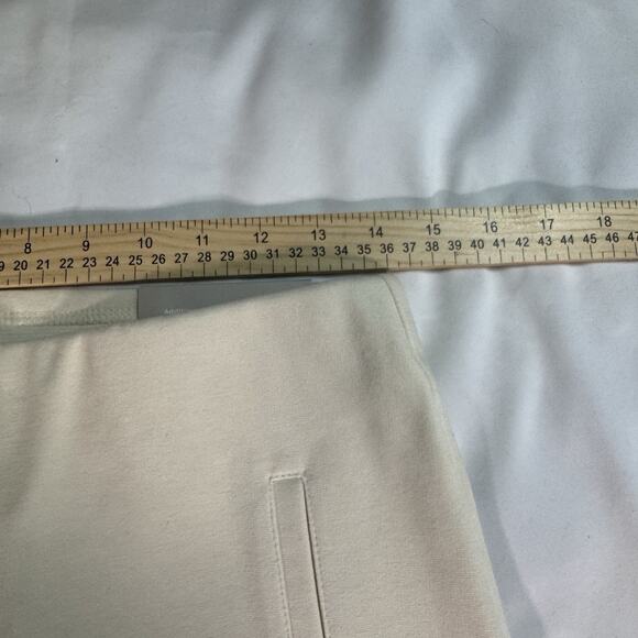 NWT Chico's 00R So Slimming Juliet Straight Leg Pant On‎ Ivory - Picture 4 of 8